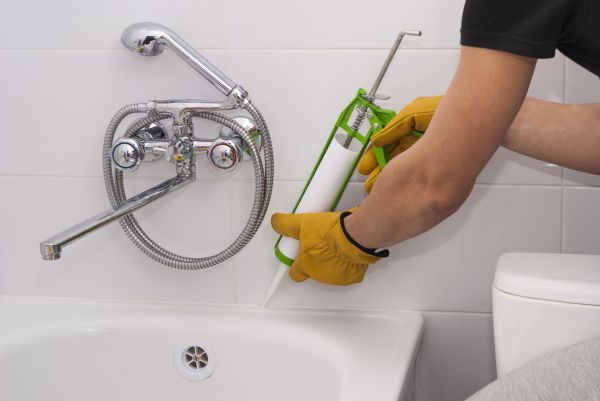 Bathtub Caulking in Owensboro